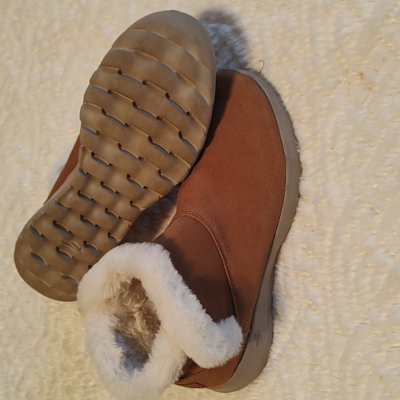 Skechers Shoes - Size 9 SKETCHERS ANKLE BOOT